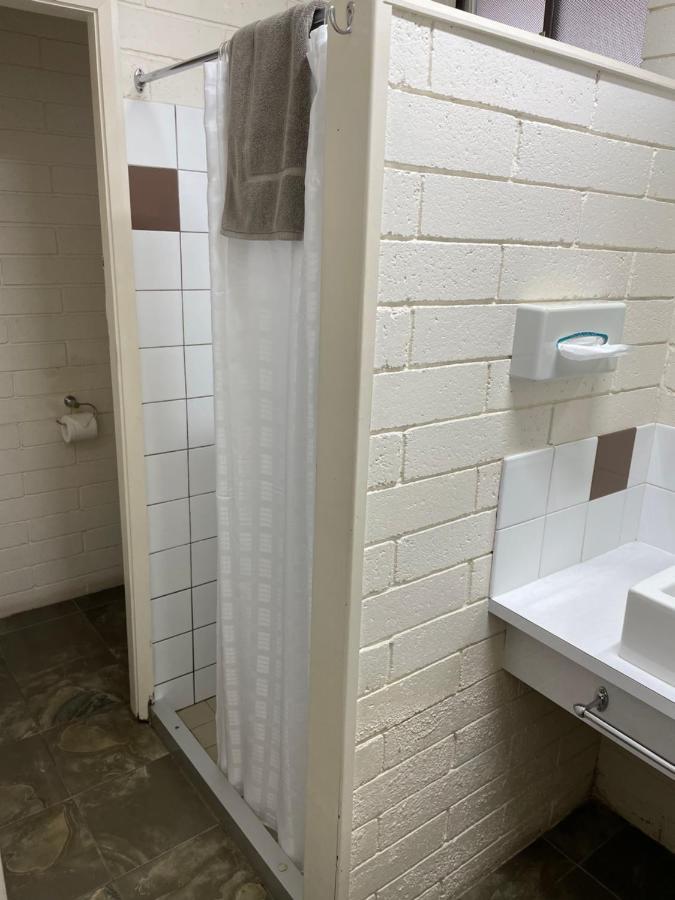 Central Highlands Motor Inn Kyneton Bagian luar foto